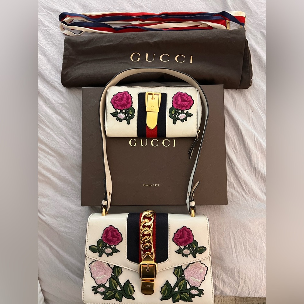 Gucci Cream Shoulder Bag and Wallet with Rose Embroidery with box and dust bag